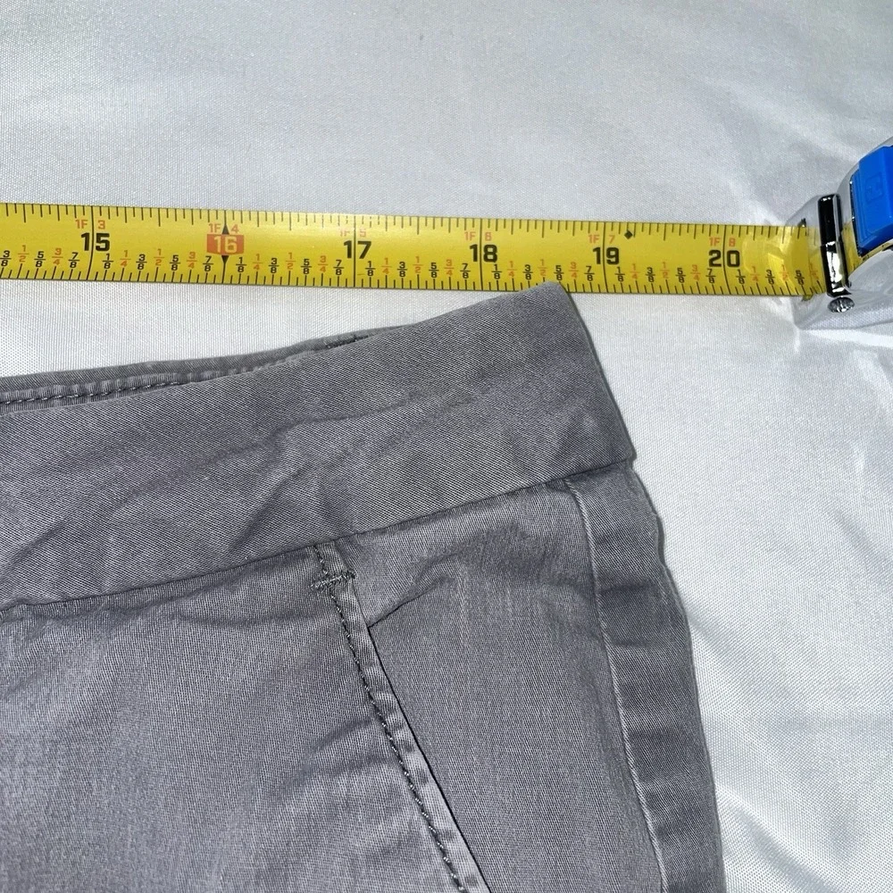 Magellan Outdoors Mens Gray Stretch Cotton Casual Hiking Walking Shorts Size 18